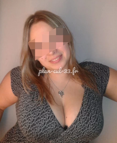 Rencontre fellation Talence avec une femme pulpeuse aux gros nichons