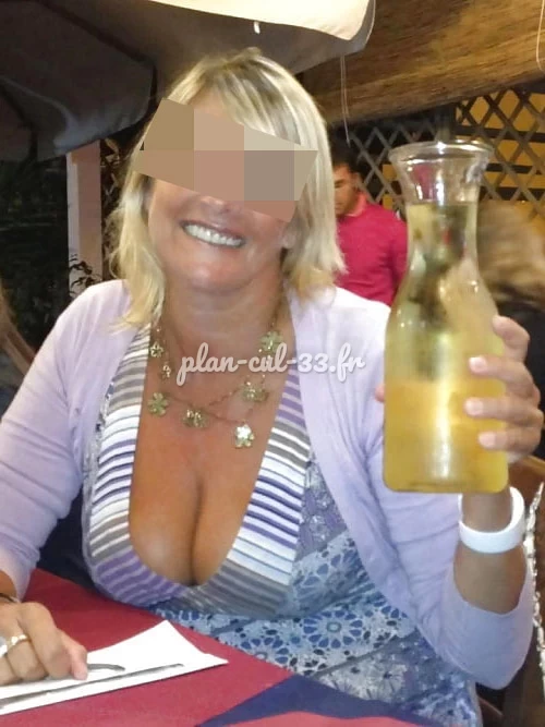 Vieille blonde de Bordeaux ch un plan cul d'un soir avec un inconnu